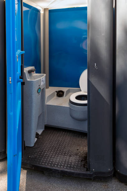 Best Affordable portable toilet rental  in Flora, IL